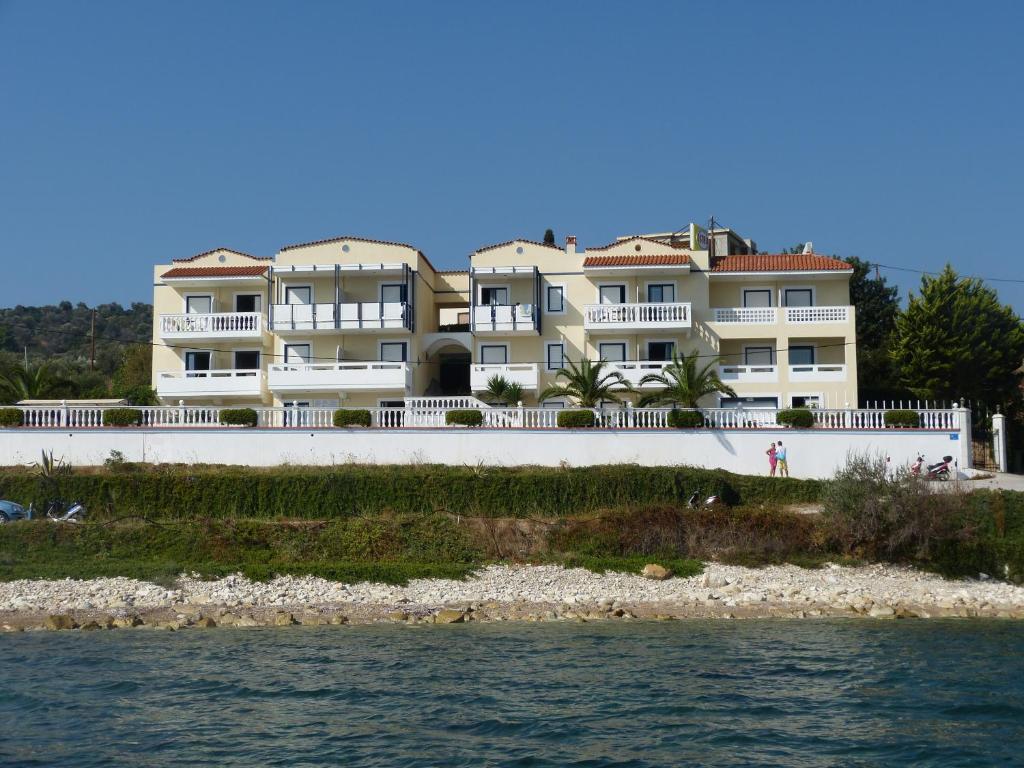 Ostria Seaside Studios And Apartments Katarráktis Zewnętrze zdjęcie